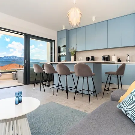 Blue Sky With Sea View And Pool Apartment Slatine